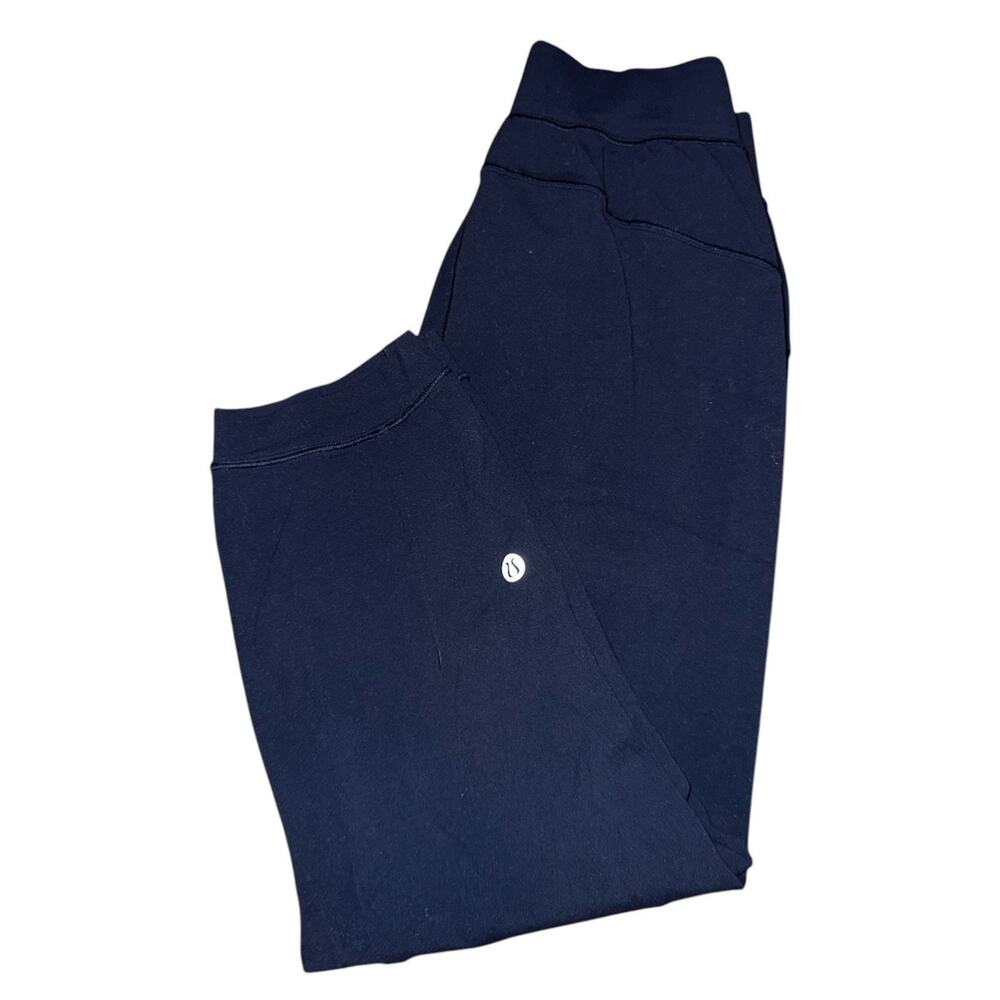 Lululemon Women's Capri Leggings Size Size 2 Navy Dark Blue Jogger